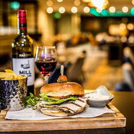 Crowne Plaza London - Gatwick Airport By Ihg-2